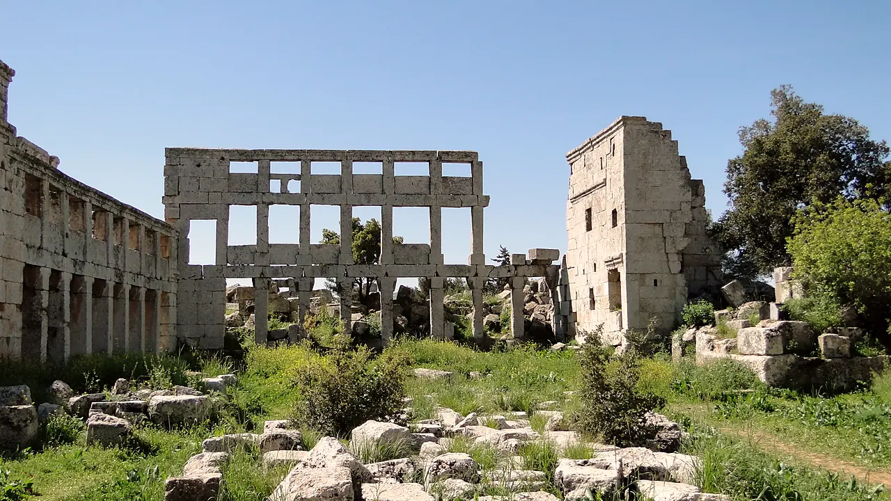 أجنحة الدير إلى جانب الكنيسة — قلالي الرهبان